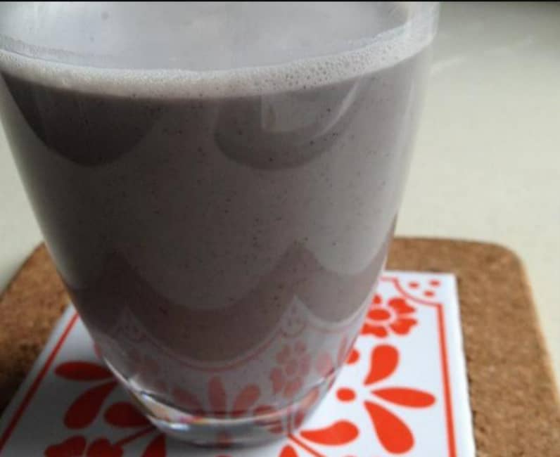 black sesame soy milk drink